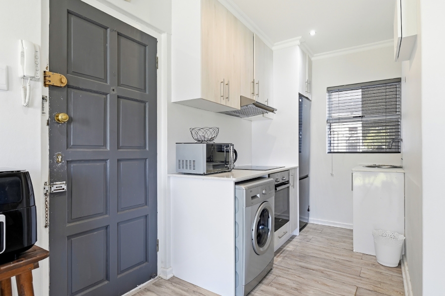 1 Bedroom Property for Sale in Wynberg Upper Western Cape